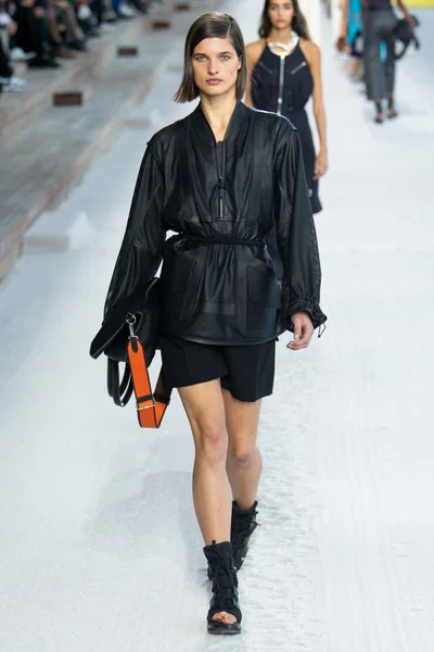 Look 36